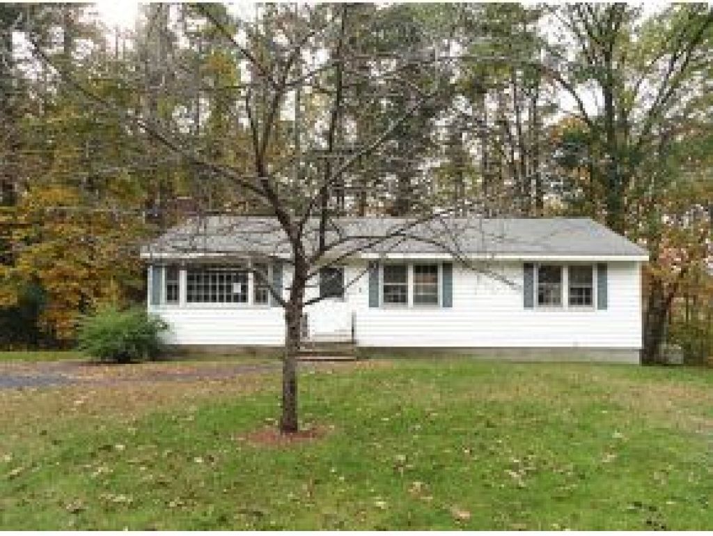 Property Photo: 11 Schurman Drive NH 03038