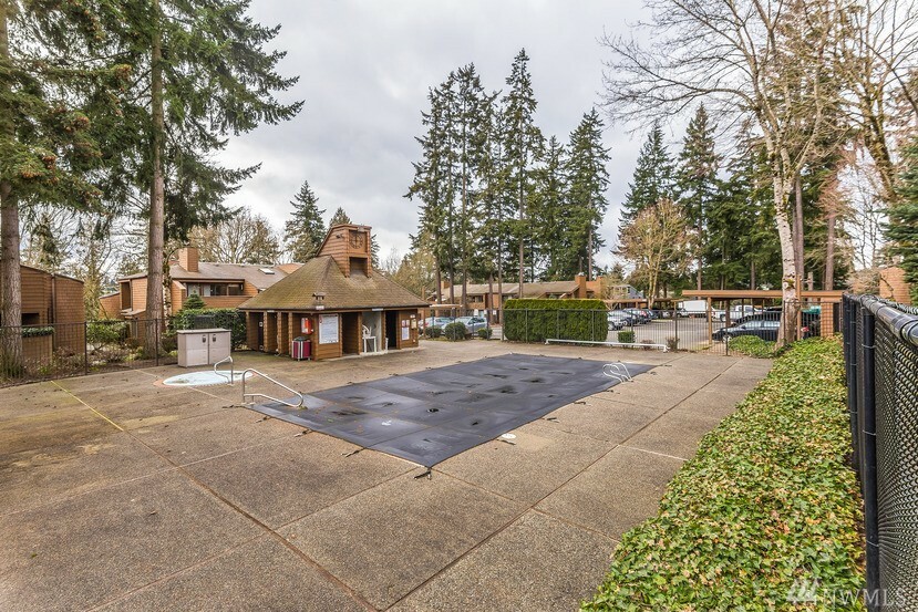 Property Photo:  11502 NE 128th St 38  WA 98034 