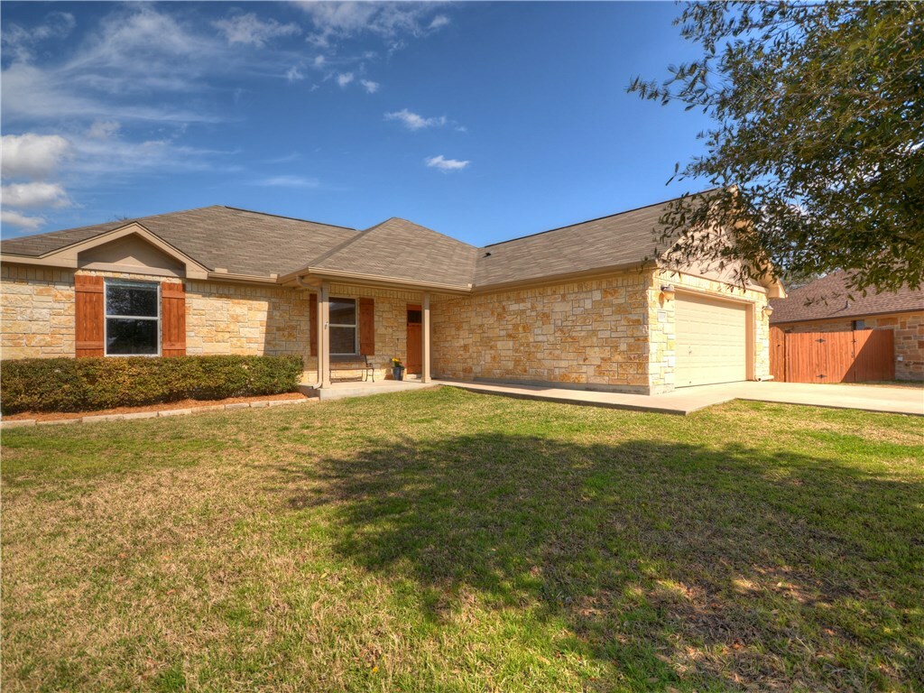 Property Photo:  1019 Brayden Cove  TX 78626 