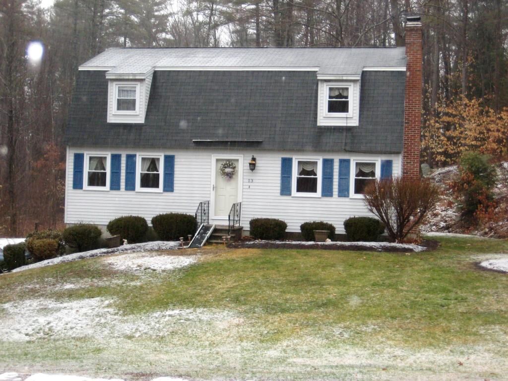 Property Photo:  13 Spruce Lane  NH 03032 