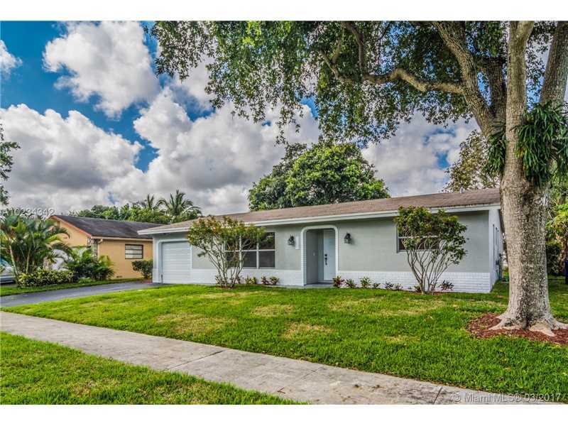 Property Photo:  1010 SW 50th Ave  FL 33068 