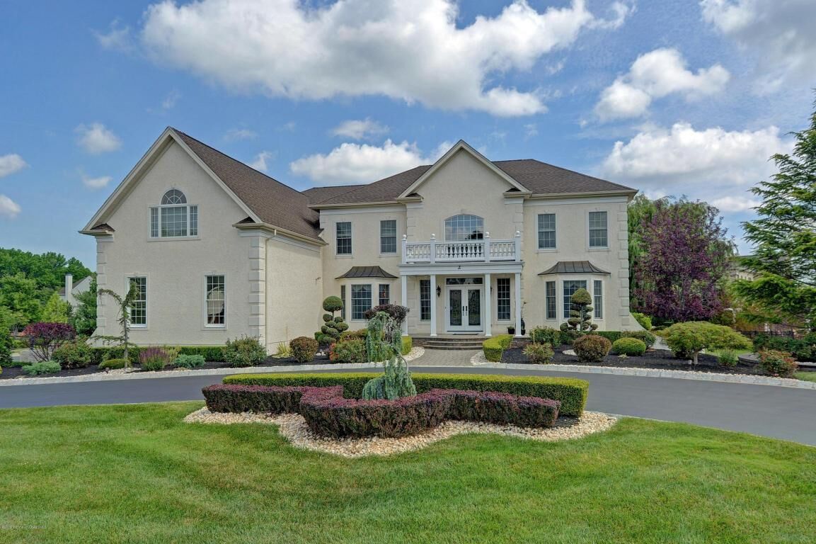 Property Photo:  2 Monticello Court  NJ 07726 
