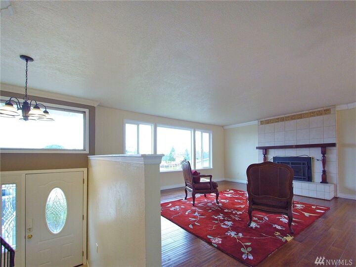 Property Photo: 812 S Golf Course Rd WA 98362