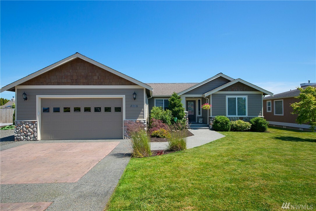 Property Photo:  8268 Snohomish Rd  WA 98230 