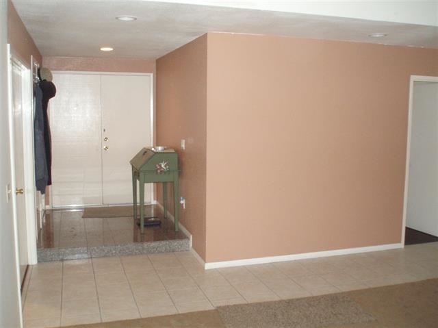 Property Photo:  983 Chestnut Dr  CA 92025 