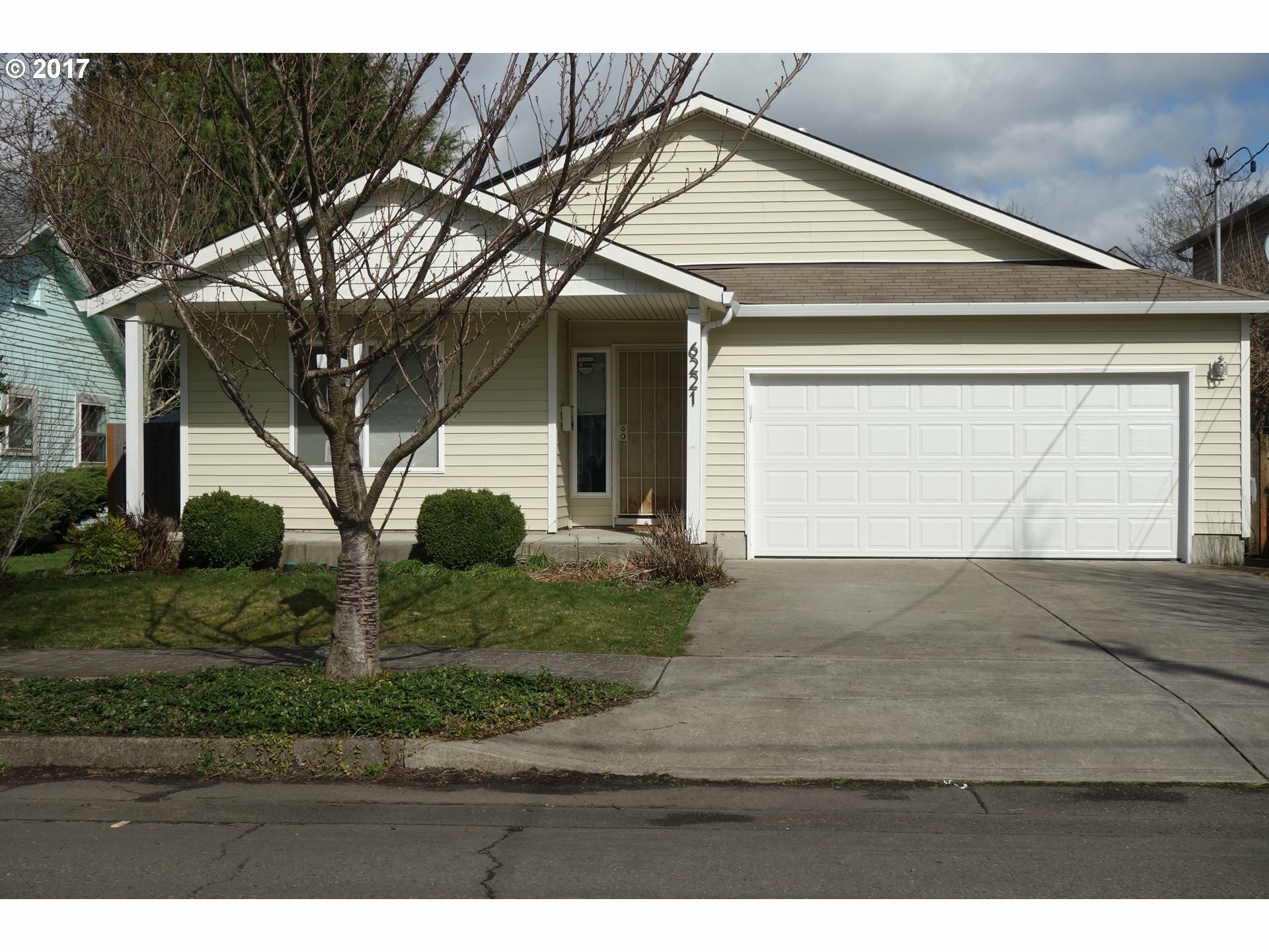 Property Photo: 6221 NE Wasco St OR 97213