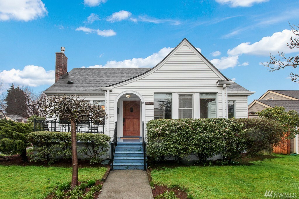 Property Photo: 1471 NW 77th St WA 98117