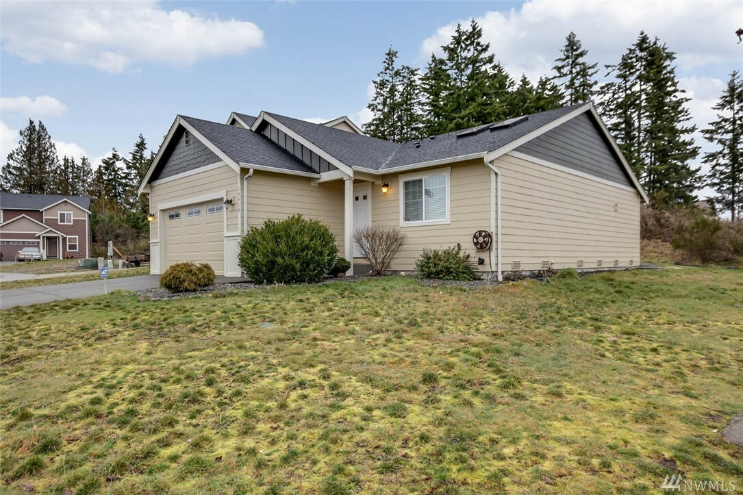 Property Photo:  19919 100th Av Ct E  WA 98338 