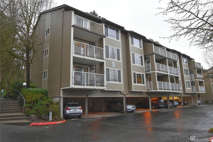 208 Mt Park Blvd SW E-204  Issaquah WA 98027 photo