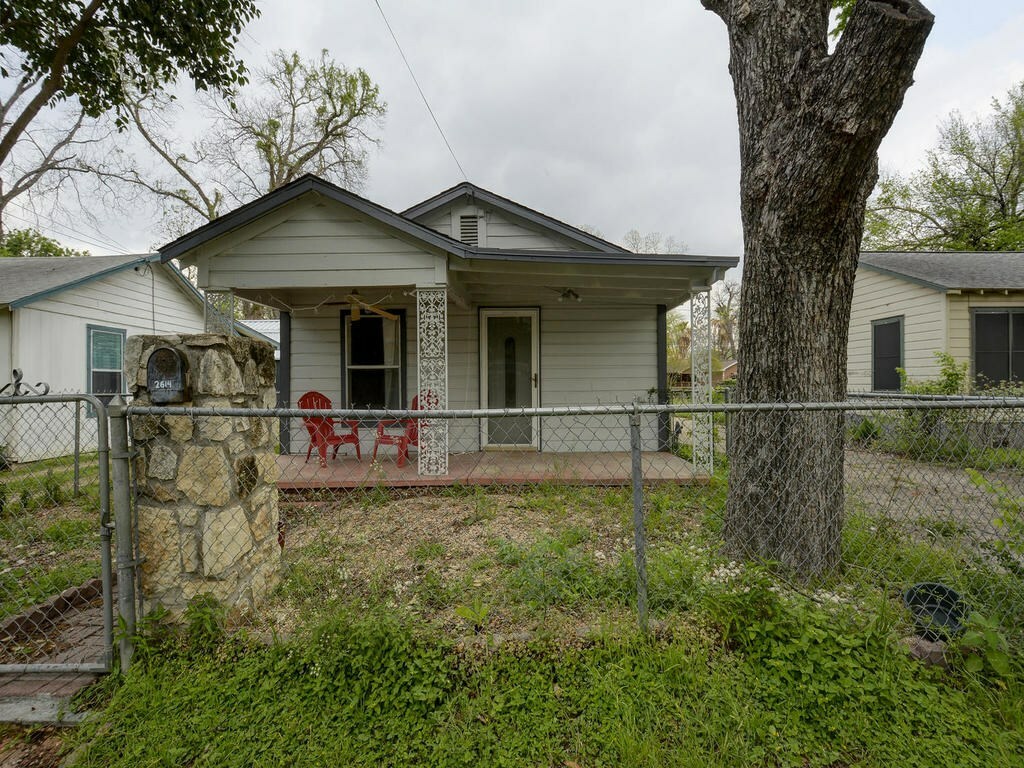 Property Photo:  2614 E 3rd Street  TX 78702 