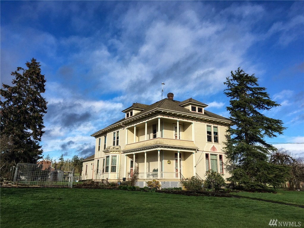Property Photo: 18354 Best Rd WA 98273