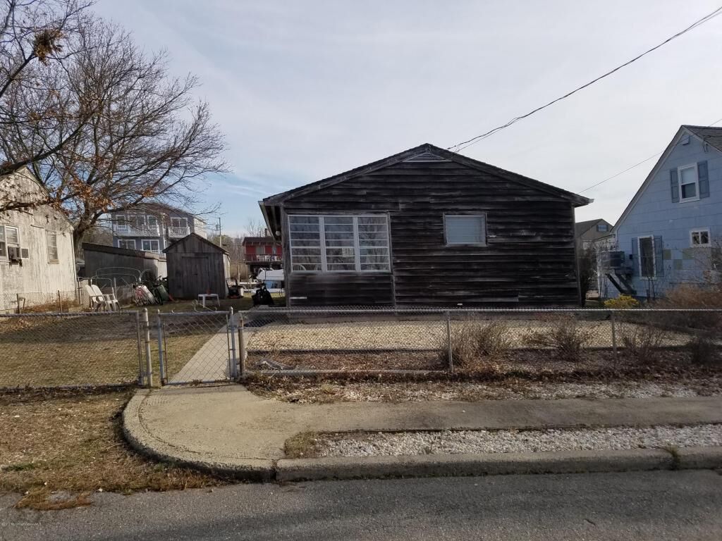 Property Photo:  21 Nautilus Road  NJ 08758 