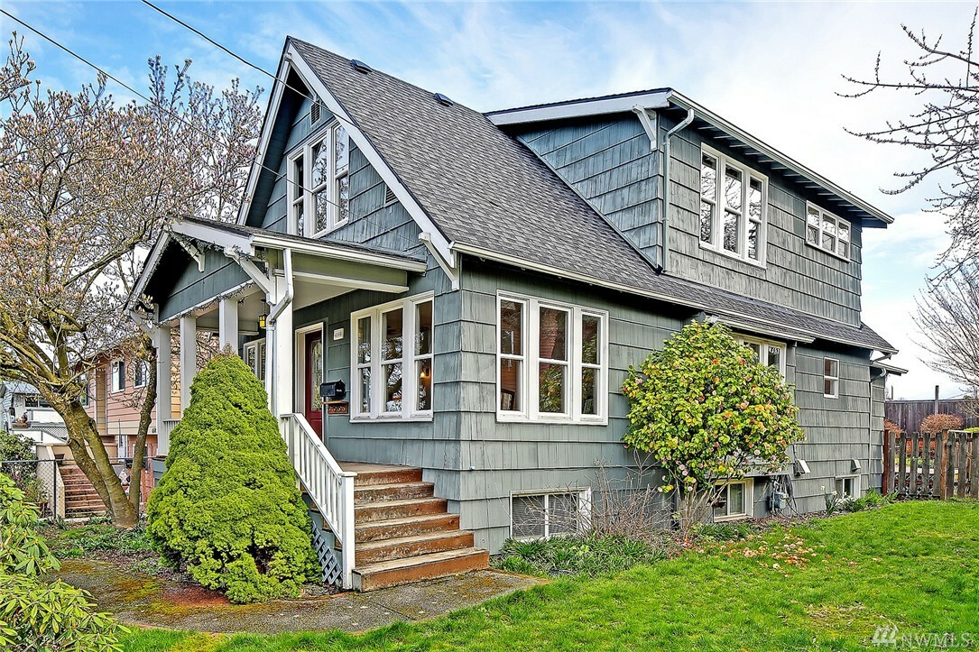 Property Photo: 4508 38th Ave S WA 98118