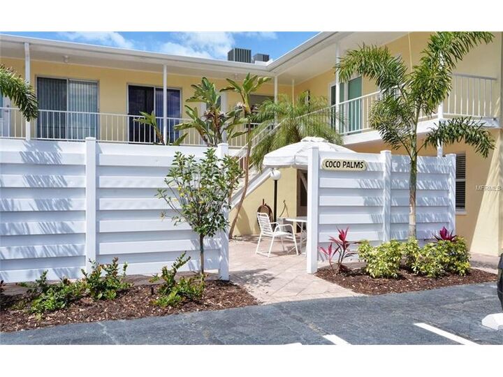 Property Photo:  700 W Venice Avenue 204  FL 34285 