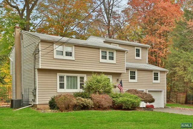 Property Photo:  25 Donald Place  NJ 07463 