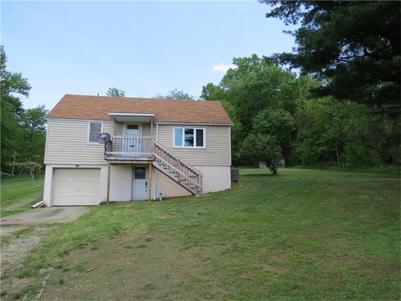 Property Photo:  226 Pine Ridge Road  PA 15456 