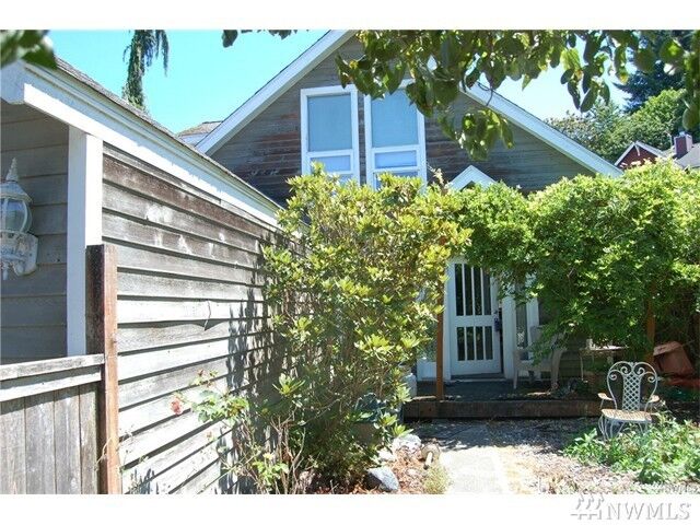 Property Photo:  2726 57th Ave SW  WA 98116 