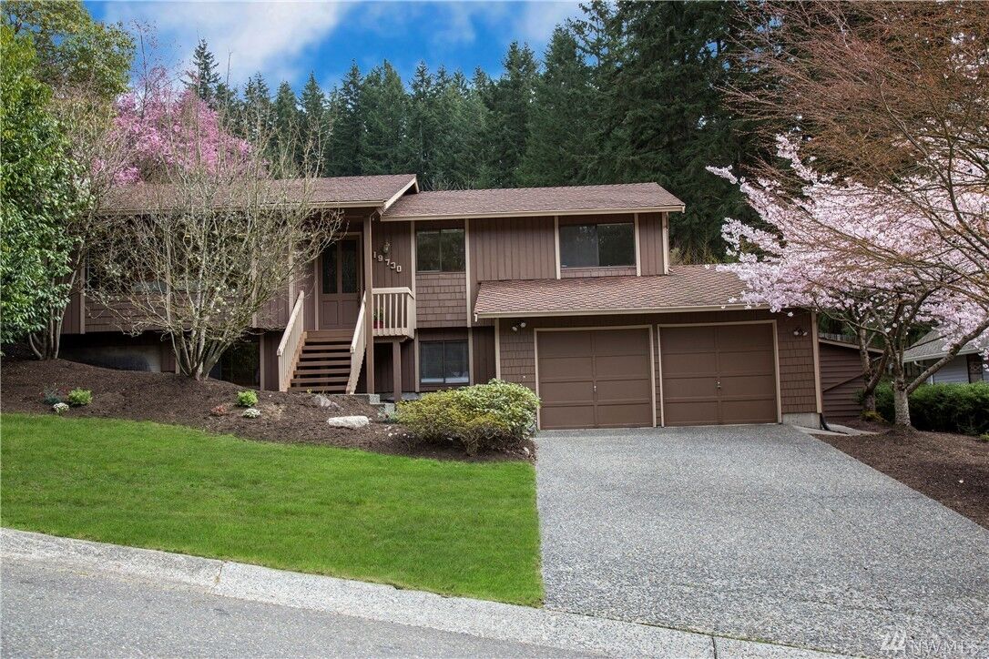 Property Photo: 19730 41st Avenue NE WA 98155