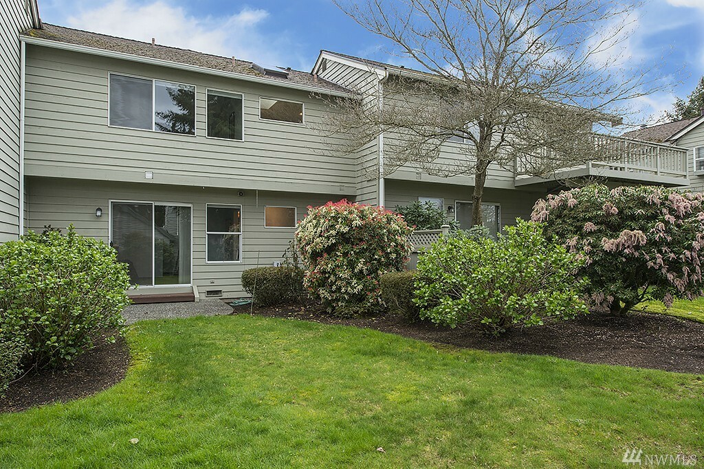 Property Photo: 324 122nd Place NE WA 98005