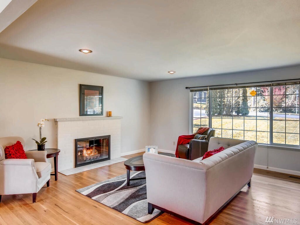 Property Photo: 7810 130th Ave NE WA 98033