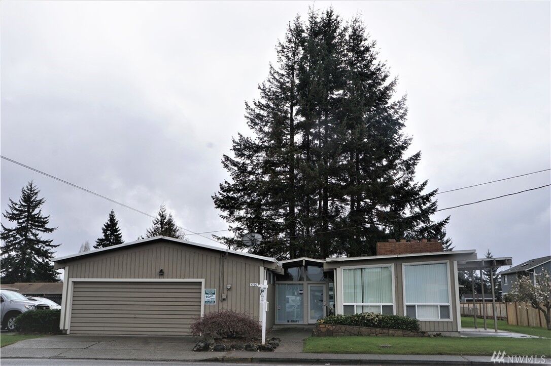 Property Photo: 1720 Grove St WA 98270