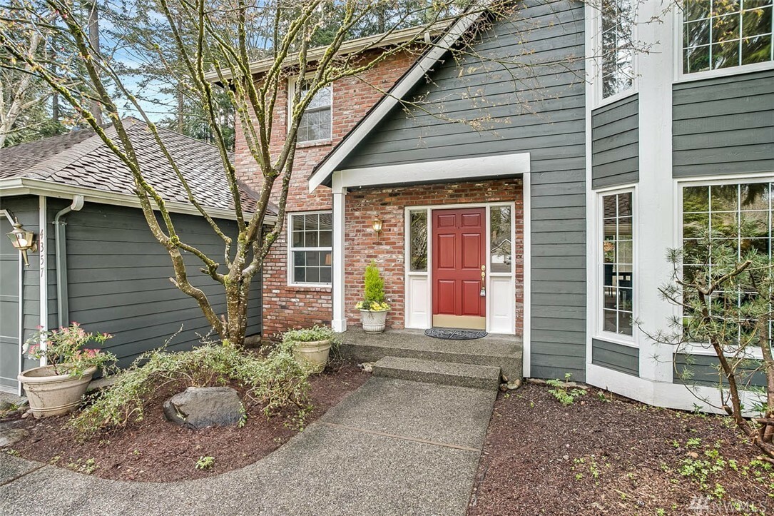 Property Photo: 4357 239th Place SE WA 98029