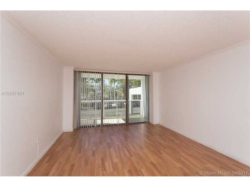 Property Photo: 3625 N Country Club Dr 105 FL 33180