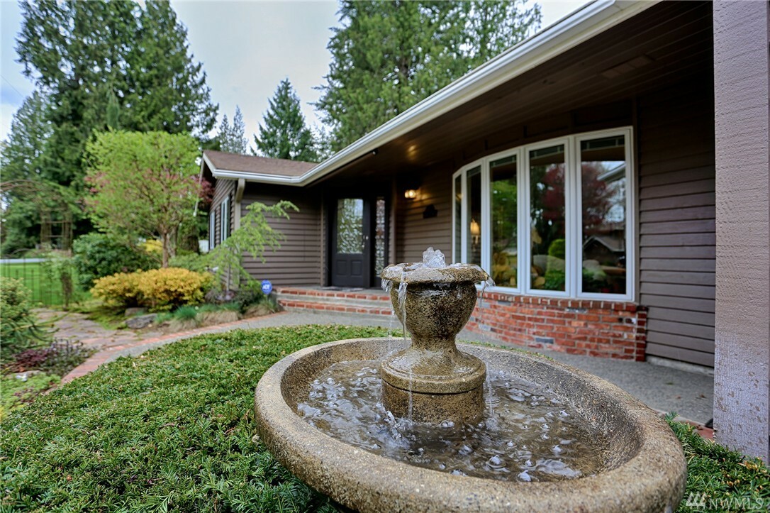 Property Photo:  103 W Rivmont Dr  WA 98272 