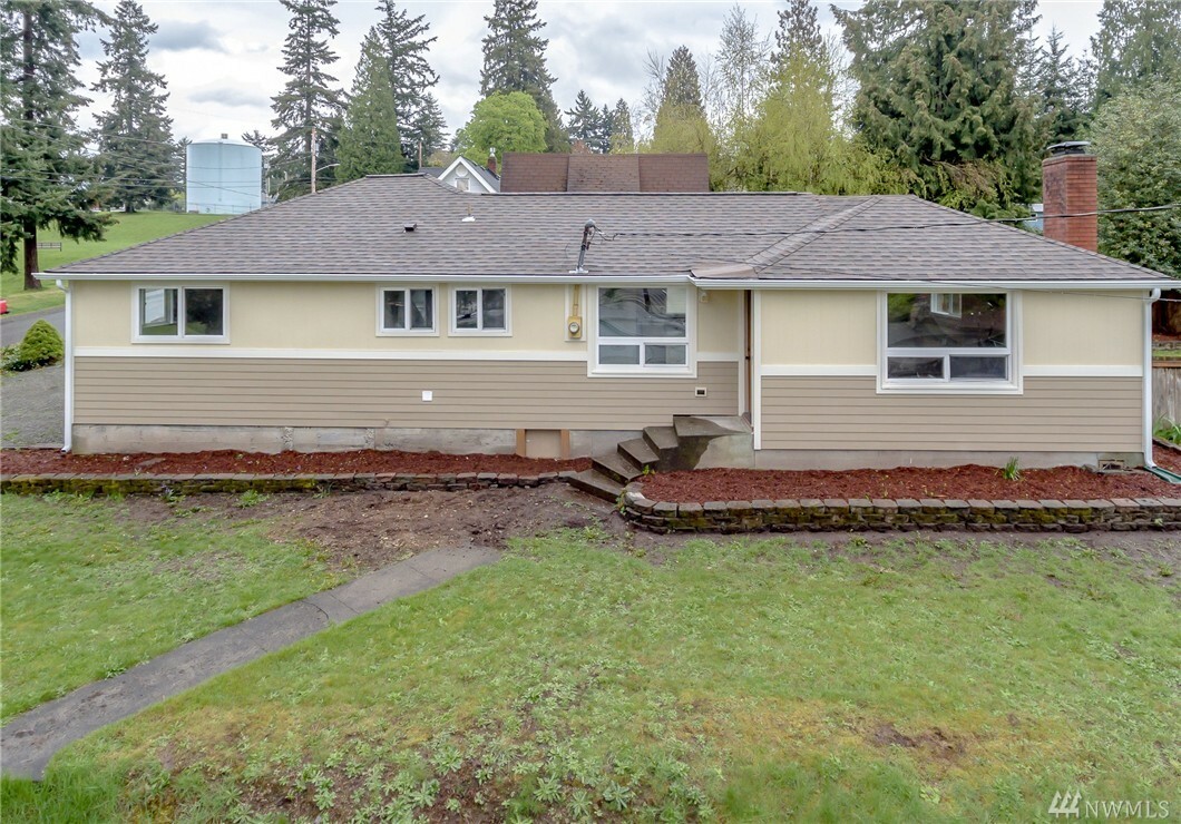 Property Photo:  1502 13th Ave  WA 98354 