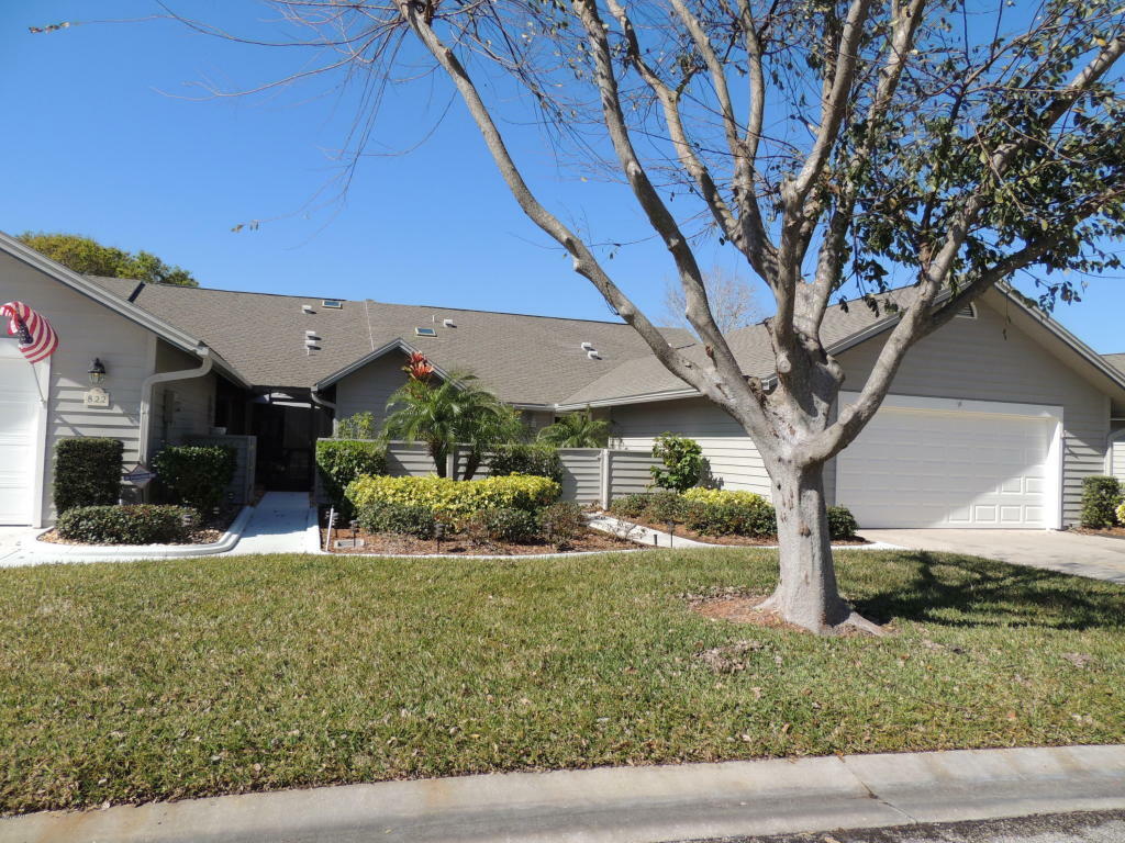 Property Photo:  820 Willow Creek Lane  FL 32940 