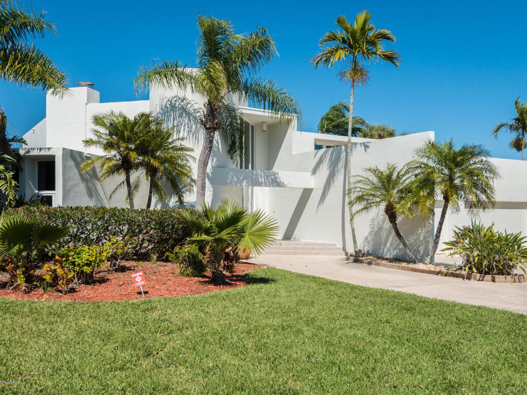 Property Photo: 84 Country Club Road FL 32931