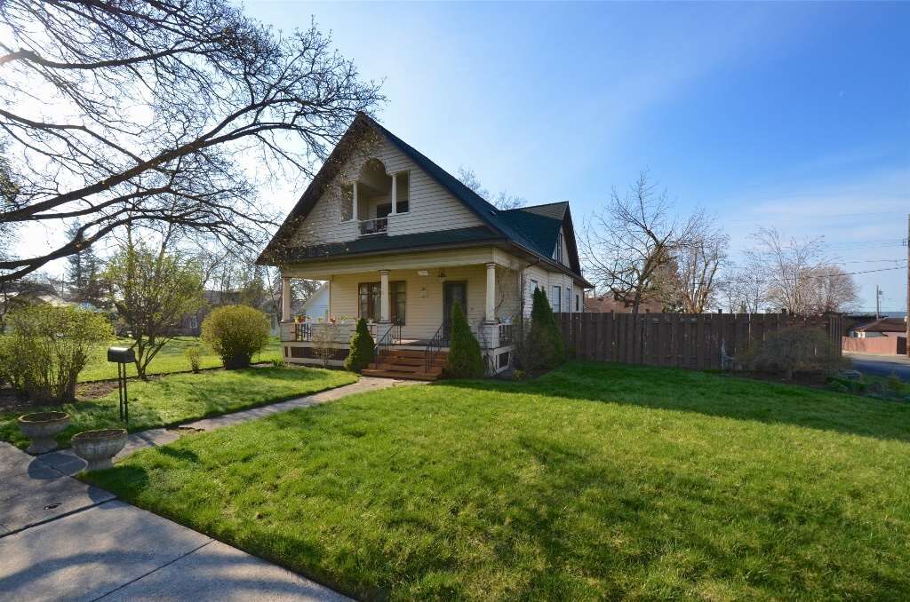 Property Photo:  1139 W Gordon Ave  WA 99205 
