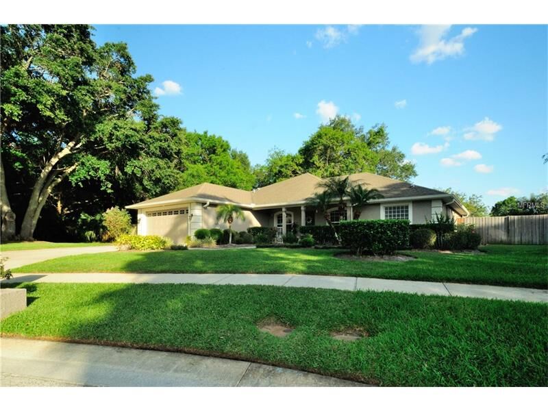 Property Photo:  1600 Malcolm Point Drive  FL 34787 