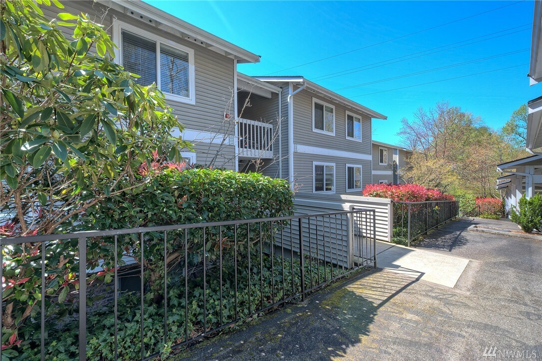 Property Photo:  4515 125th Ave SE B208  WA 98006 