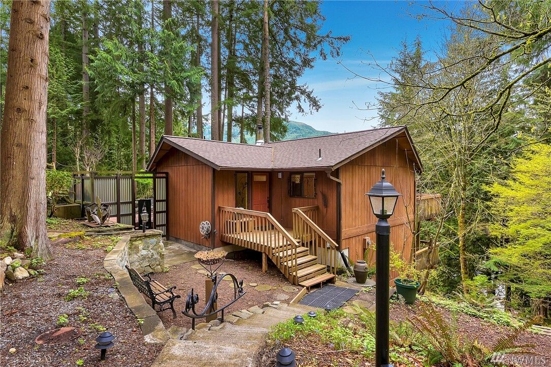 Property Photo: 1 Inglewood Place WA 98229