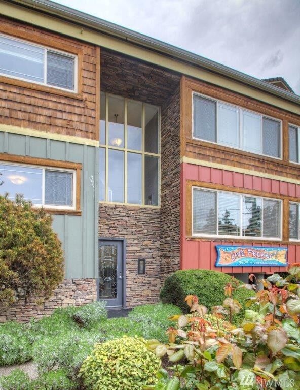 Property Photo: 3636 Evanston Ave N 4 WA 98103