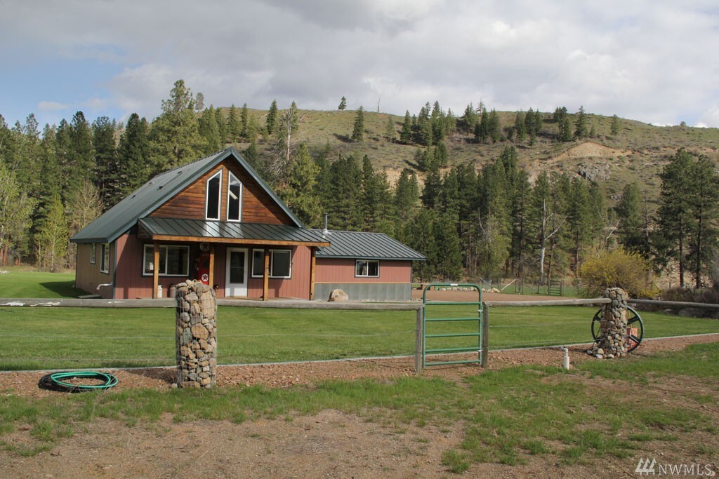 Property Photo: 228 Twisp Carlton Rd WA 98814