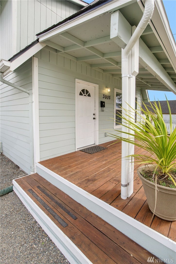 Property Photo:  3005 Cinkovich St  WA 98022 