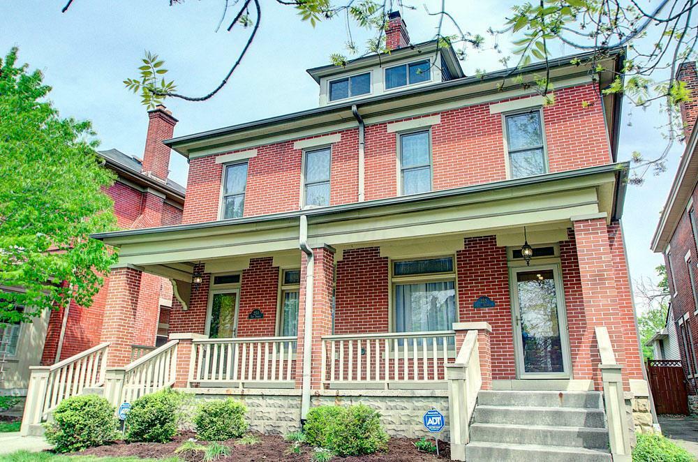 Property Photo: 252 E Deshler Avenue OH 43206