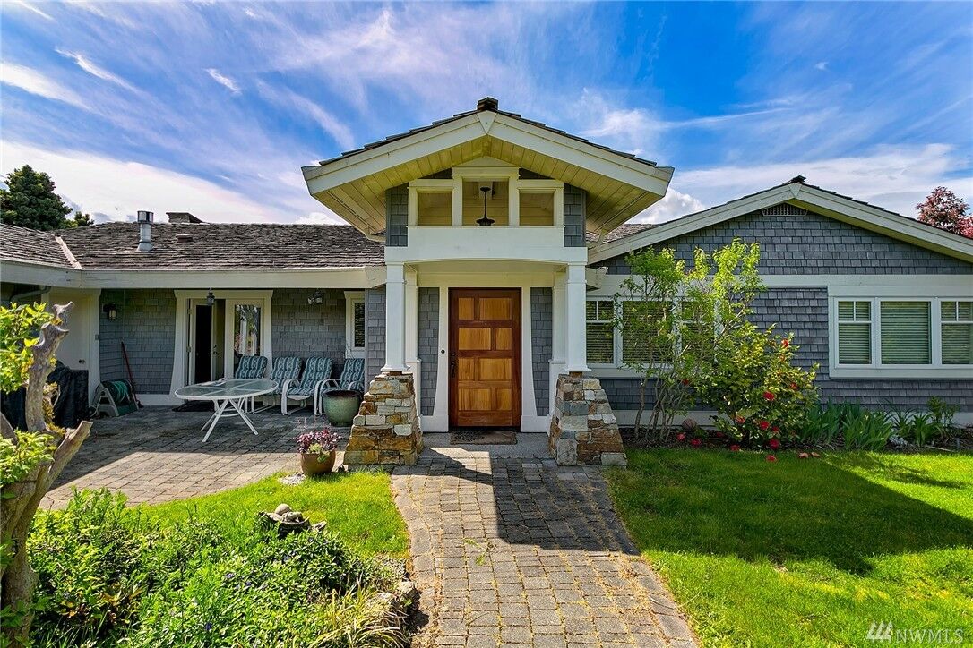 Property Photo: 6521 82nd Ave SE WA 98040
