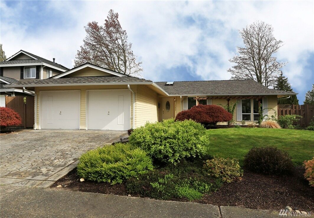 Property Photo:  15822 SE 171st Place  WA 98058 