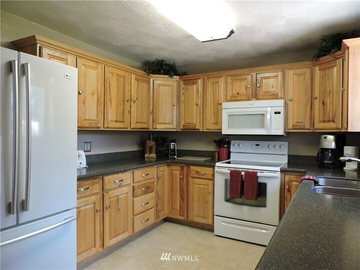 Property Photo:  902 Ivy Avenue  WA 98815 