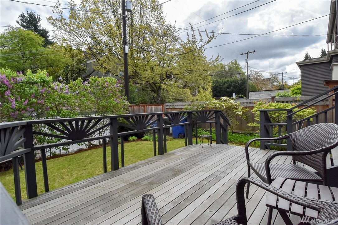 Property Photo: 2836 Harvard Ave E WA 98102
