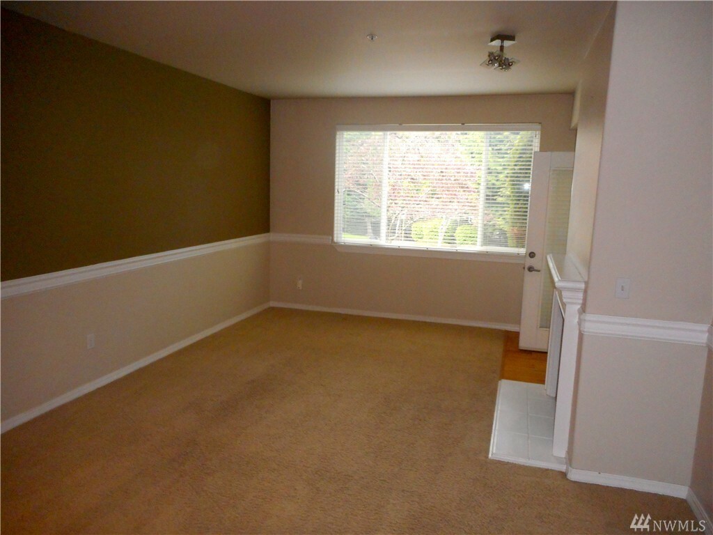 Property Photo:  440 Maple Ave SW A104  WA 98057 