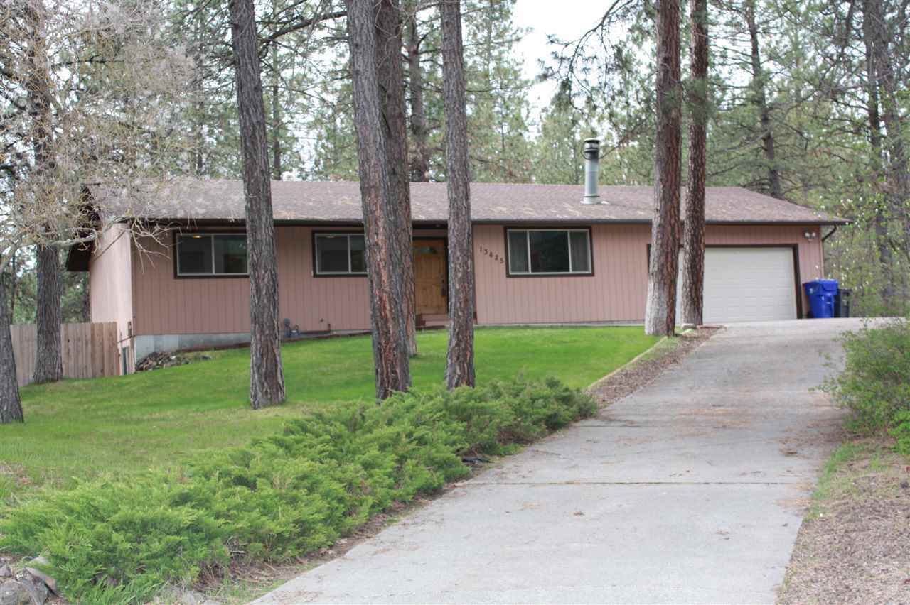 Property Photo:  13625 N Regal Ct  WA 99021-9619 