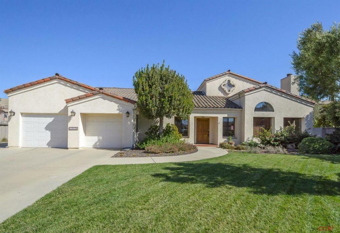 Property Photo: 1514 Jeffrey Court CA 93454