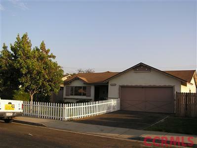 Property Photo:  952 W Liberty Street  CA 93458 