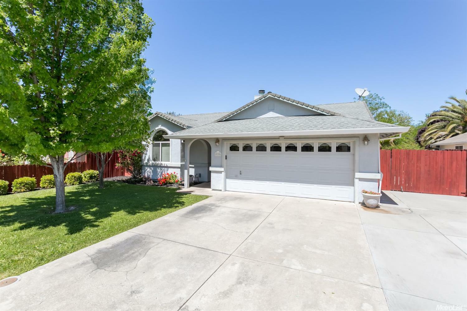 Property Photo:  939 Lucile Way  CA 95673 