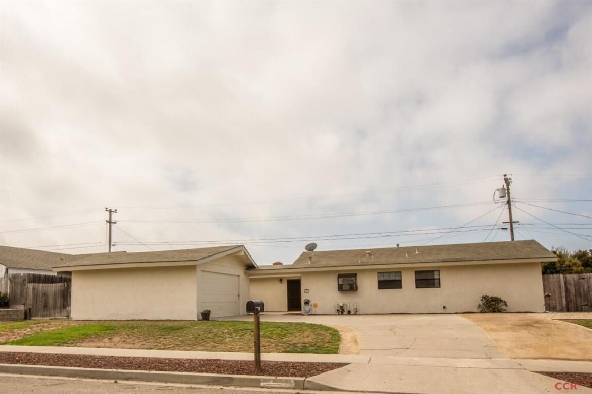 Property Photo:  520 Fair Oaks Drive  CA 93455 
