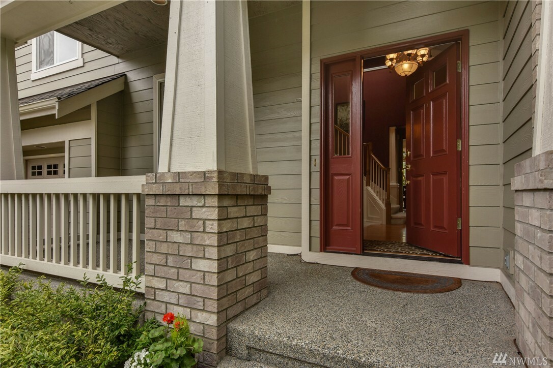 Property Photo: 17337 NE 96th Wy WA 98052